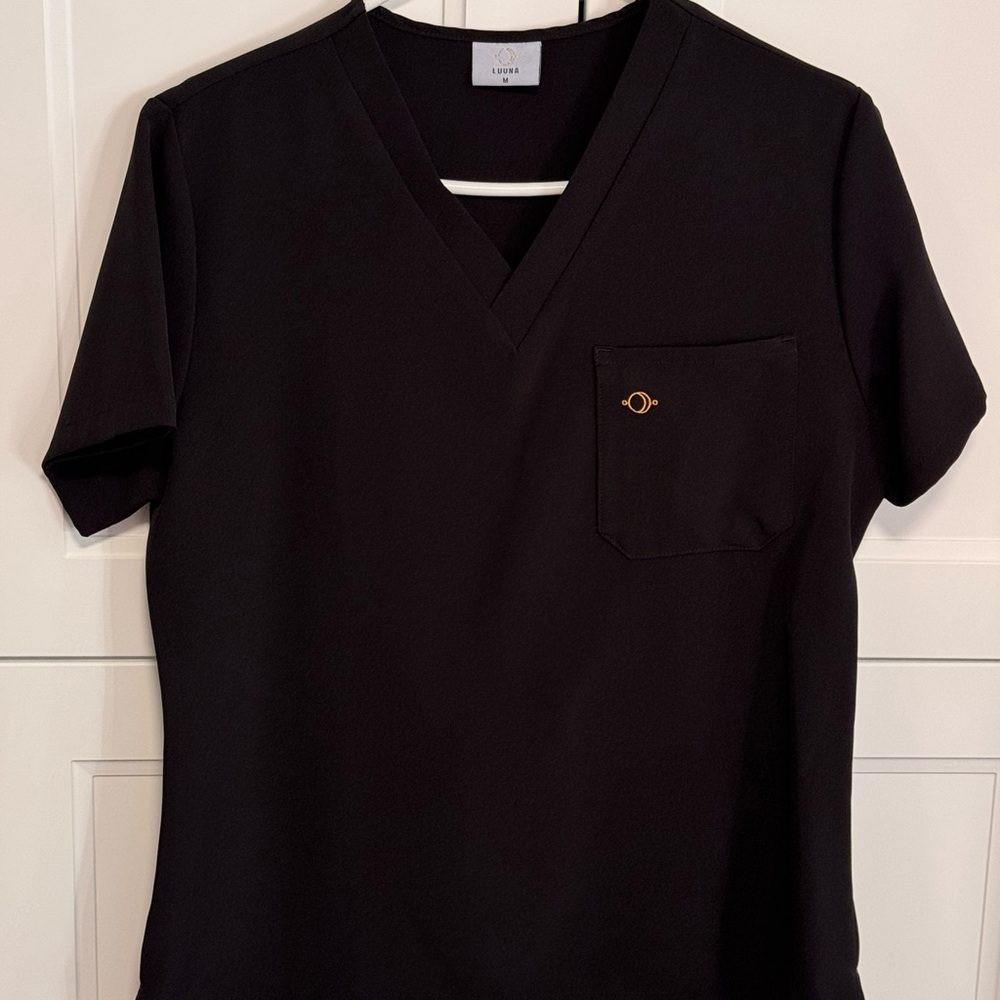 Black V-Neck Scrub Top by Luuna